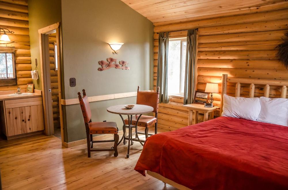 Superior King Suite interior
