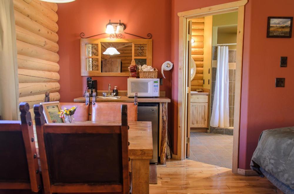 King Suite with Spa Bath interior
